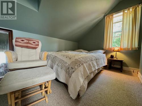 395 Boven Road, Nelson, BC - Indoor Photo Showing Bedroom