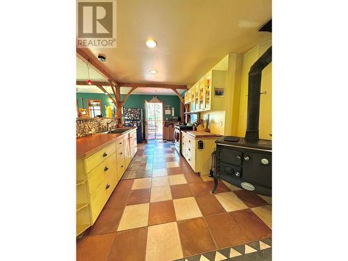 395 Boven Road, Nelson, BC - Indoor Photo Showing Other Room