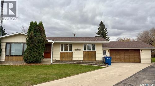 506 Grant Bay, Esterhazy, SK - Outdoor