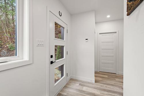 Hall d'entrée/Vestibule - 1329 Route 112, Austin, QC - Indoor Photo Showing Other Room