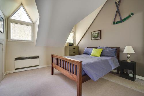 Bedroom - 102-273 Ch. Des Grappes, Piedmont, QC - Indoor Photo Showing Bedroom
