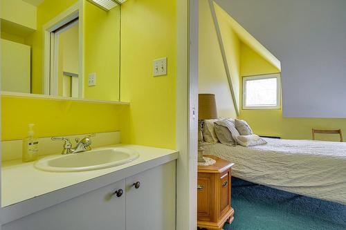 Salle de bains attenante à la CCP - 102-273 Ch. Des Grappes, Piedmont, QC - Indoor Photo Showing Bathroom