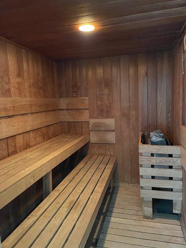 Nearby - 102-273 Ch. Des Grappes, Piedmont, QC - Indoor Photo Showing Other Room