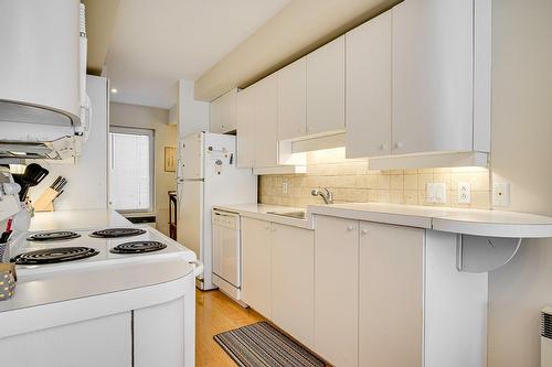 Cuisine - 102-273 Ch. Des Grappes, Piedmont, QC - Indoor Photo Showing Kitchen
