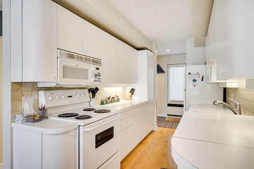 Cuisine - 102-273 Ch. Des Grappes, Piedmont, QC - Indoor Photo Showing Kitchen