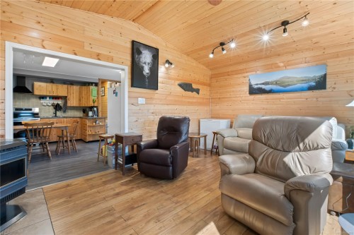 1065 Seventh Ave, Ucluelet, BC 