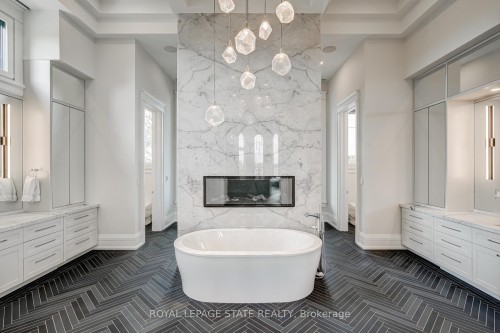 1272 Fiddlers Green Road, Hamilton, ON - Indoor Photo Showing Bathroom With Fireplace