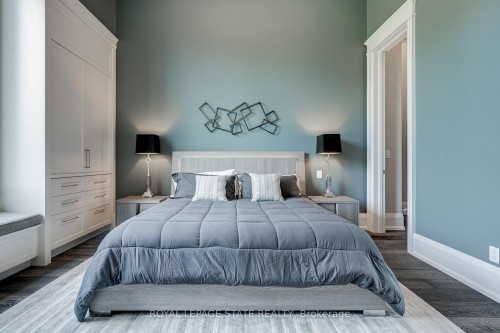 1272 Fiddlers Green Road, Hamilton, ON - Indoor Photo Showing Bedroom