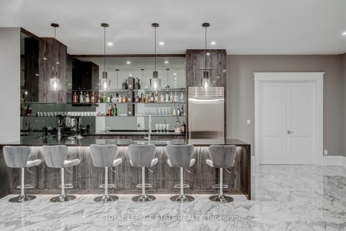 1272 Fiddlers Green Road, Hamilton, ON - Indoor Photo Showing Kitchen With Upgraded Kitchen