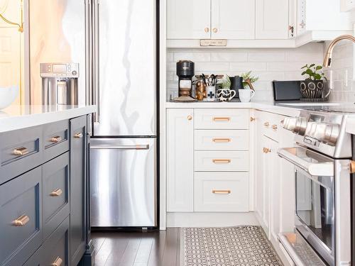 1417 Halifax Place, Burlington, ON - Indoor Photo Showing Kitchen