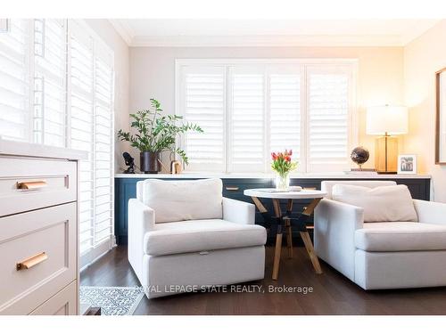 1417 Halifax Place, Burlington, ON - Indoor Photo Showing Living Room