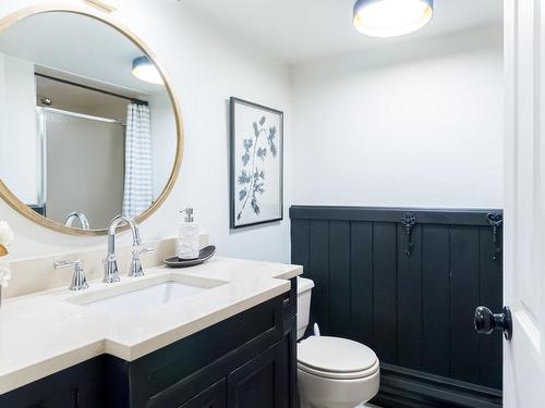 1417 Halifax Place, Burlington, ON - Indoor Photo Showing Bathroom