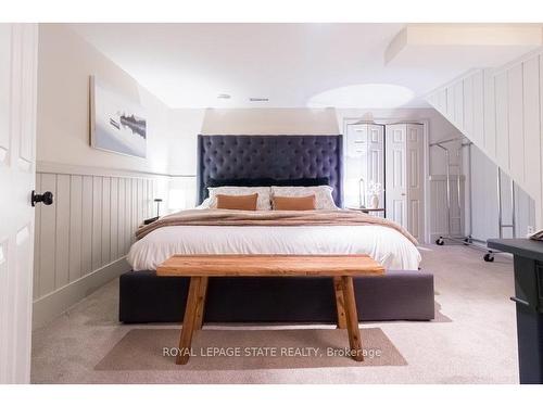 1417 Halifax Place, Burlington, ON - Indoor Photo Showing Bedroom