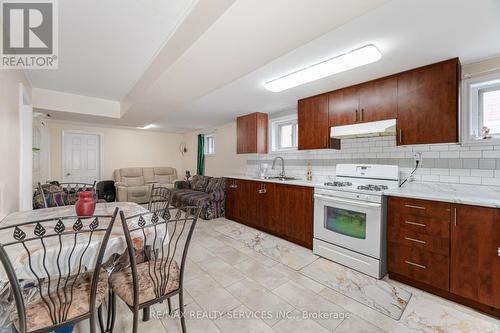 3779 Keenan Crescent, Mississauga, ON - Indoor Photo Showing Kitchen