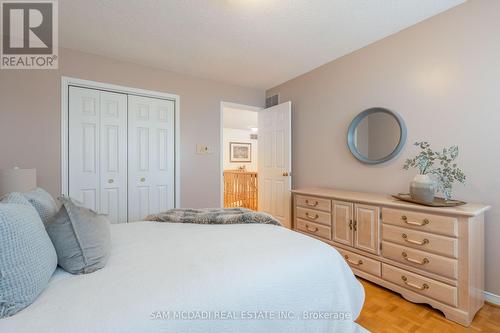 703 Welcome Court, Mississauga, ON - Indoor Photo Showing Bedroom