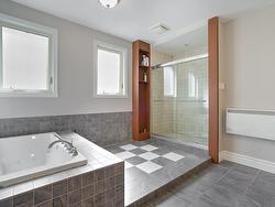 Salle de bains attenante à la CCP - 