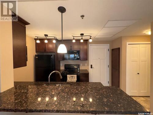 207 1220 Blackfoot Drive, Regina, SK - Indoor Photo Showing Kitchen