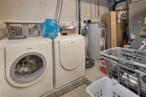 43-4868 Riverview Drive, Edgewater, BC - Indoor Photo Showing Laundry Room