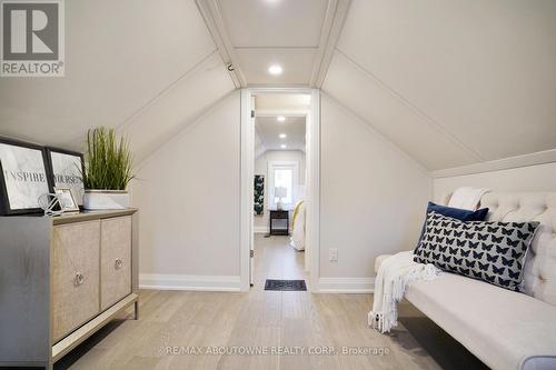 96 Mohawk Road E, Hamilton, ON - Indoor Photo Showing Bedroom