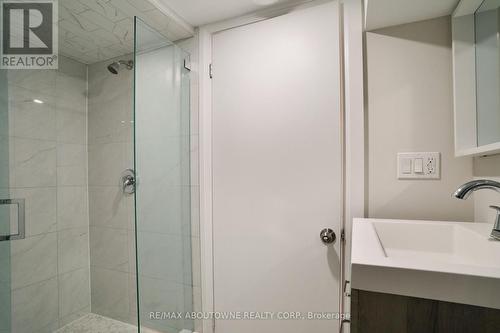 96 Mohawk Road E, Hamilton, ON - Indoor Photo Showing Bathroom