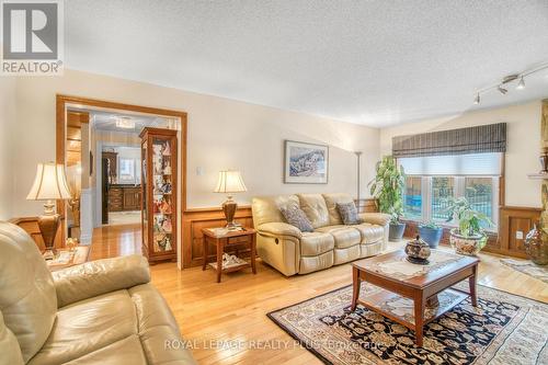 3542 Marmac Crescent, Mississauga, ON - Indoor Photo Showing Living Room