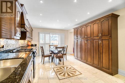 3542 Marmac Crescent, Mississauga, ON - Indoor Photo Showing Kitchen With Double Sink With Upgraded Kitchen