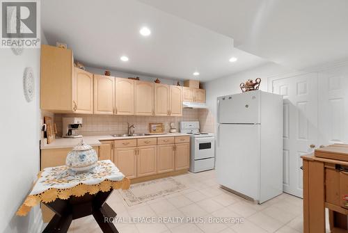 3542 Marmac Crescent, Mississauga, ON - Indoor Photo Showing Kitchen With Double Sink