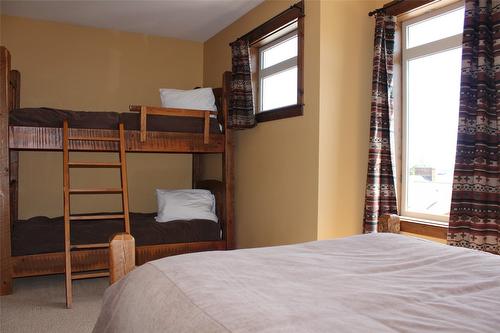O3-C-1351 Gerry Sorensen Way, Kimberley, BC - Indoor Photo Showing Bedroom