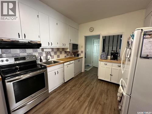 1217 2Nd Street, Estevan, SK - Indoor Photo Showing Kitchen