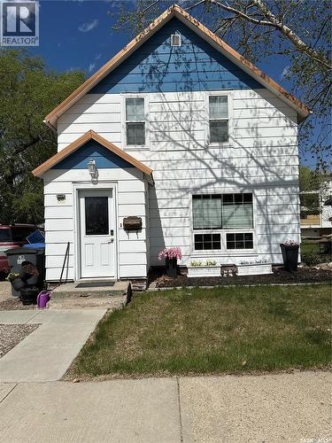 1217 2Nd Street, Estevan, SK - Outdoor