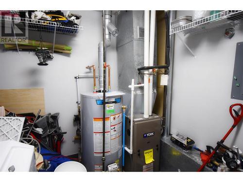 8700 Clerke Road Unit# 3, Coldstream, BC - Indoor Photo Showing Basement