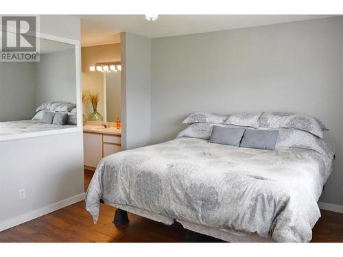 8700 Clerke Road Unit# 3, Coldstream, BC - Indoor Photo Showing Bedroom