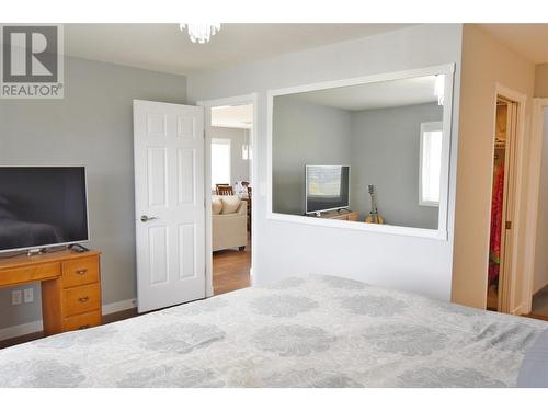 8700 Clerke Road Unit# 3, Coldstream, BC - Indoor Photo Showing Bedroom