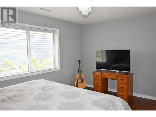 8700 Clerke Road Unit# 3, Coldstream, BC - Indoor Photo Showing Bedroom