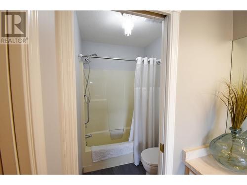 8700 Clerke Road Unit# 3, Coldstream, BC - Indoor Photo Showing Bathroom