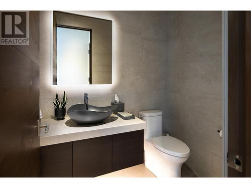 2463 Thacker Drive, West Kelowna, BC - Indoor Photo Showing Bathroom