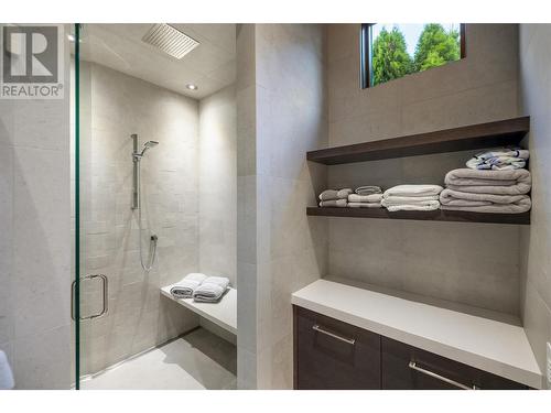 2463 Thacker Drive, West Kelowna, BC - Indoor Photo Showing Bathroom