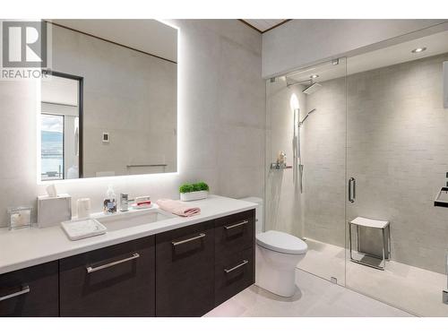 2463 Thacker Drive, West Kelowna, BC - Indoor Photo Showing Bathroom