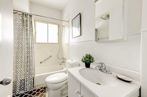 Bathroom - 2184 Av. Lebrun, Montréal (Mercier/Hochelaga-Maisonneuve), QC - Indoor Photo Showing Bathroom