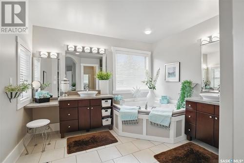 1603A 9Th Avenue N, Saskatoon, SK - Indoor Photo Showing Bathroom