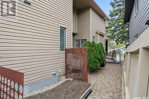 1603A 9Th Avenue N, Saskatoon, SK - Outdoor With Exterior