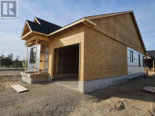 113 Thackeray Way, Minto, ON - Outdoor With Exterior