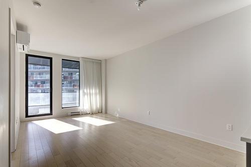 Salon - 406-605 Rue De L'Escale, Brossard, QC - Indoor Photo Showing Other Room