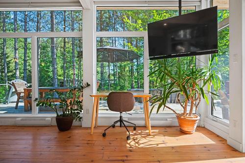 Salon - 42 Ch. Des Épicuriens, La Conception, QC - Indoor Photo Showing Other Room