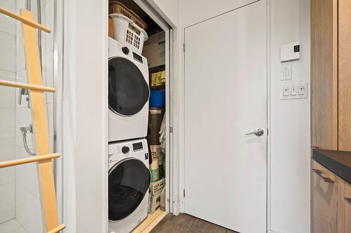 Salle de bains - 42 Ch. Des Épicuriens, La Conception, QC - Indoor Photo Showing Laundry Room