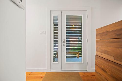 Hall d'entrée/Vestibule - 42 Ch. Des Épicuriens, La Conception, QC - Indoor Photo Showing Other Room