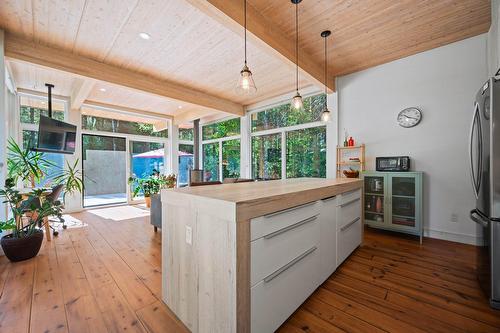 Cuisine - 42 Ch. Des Épicuriens, La Conception, QC - Indoor Photo Showing Other Room