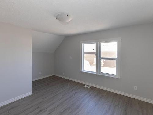 401 May Street N, Thunder Bay, ON - Indoor Photo Showing Other Room