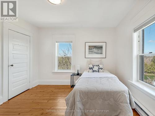 717218 1St Line E, Mulmur, ON - Indoor Photo Showing Bedroom