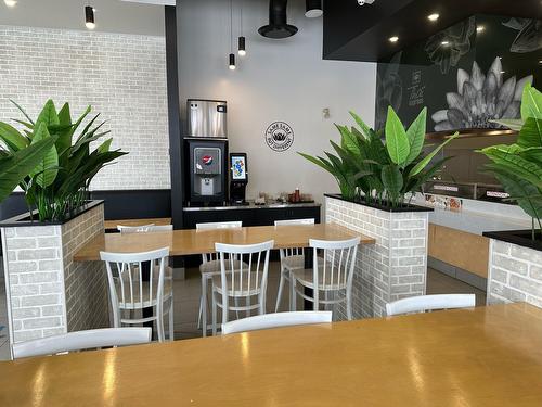 Commerce - 880 Rue Principale, Granby, QC 